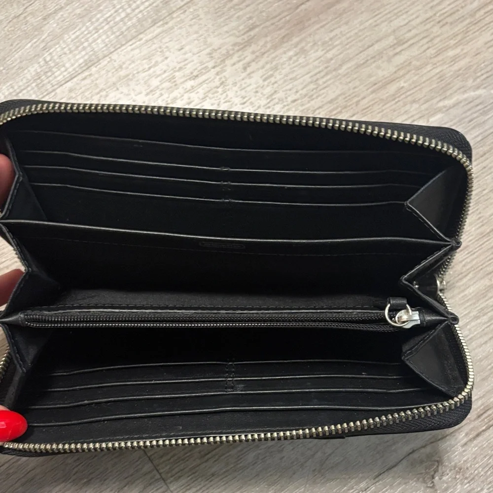 Coach Shiny Black Patent Leather Wallet - Picture 3 of 4